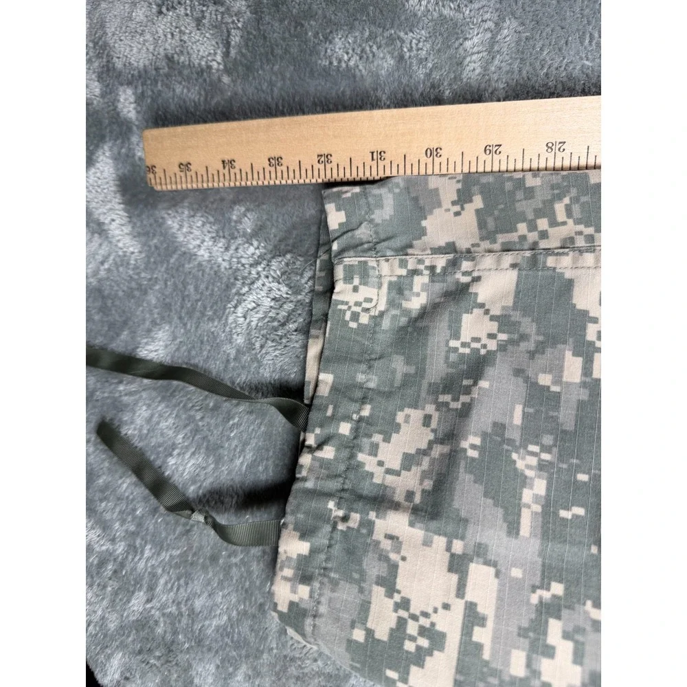 US Army ACU UCP Digital Camo Combat Cargo Pants Large Regular Military Issue